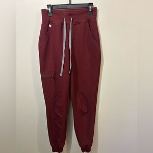 Figs women’s Zamora joggers scrub pants  Maroon XXS
